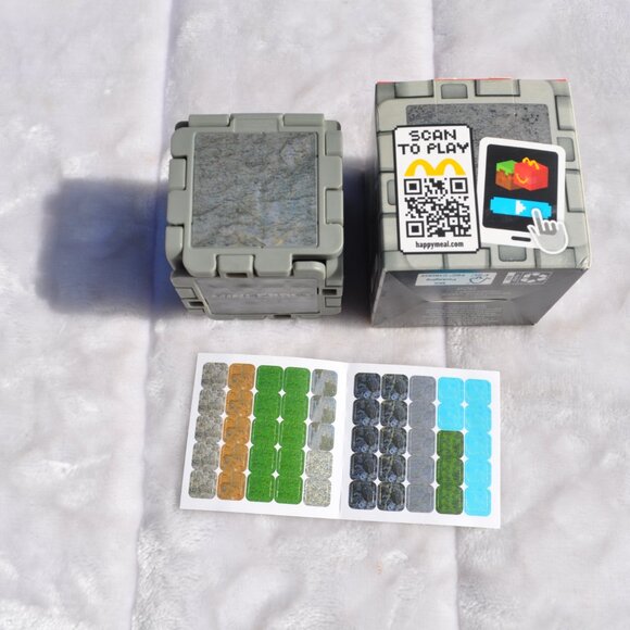 4 Minecraft McD’s Toy #BC6 A Minecraft Movie Minecraft transforming block - Picture 5 of 6